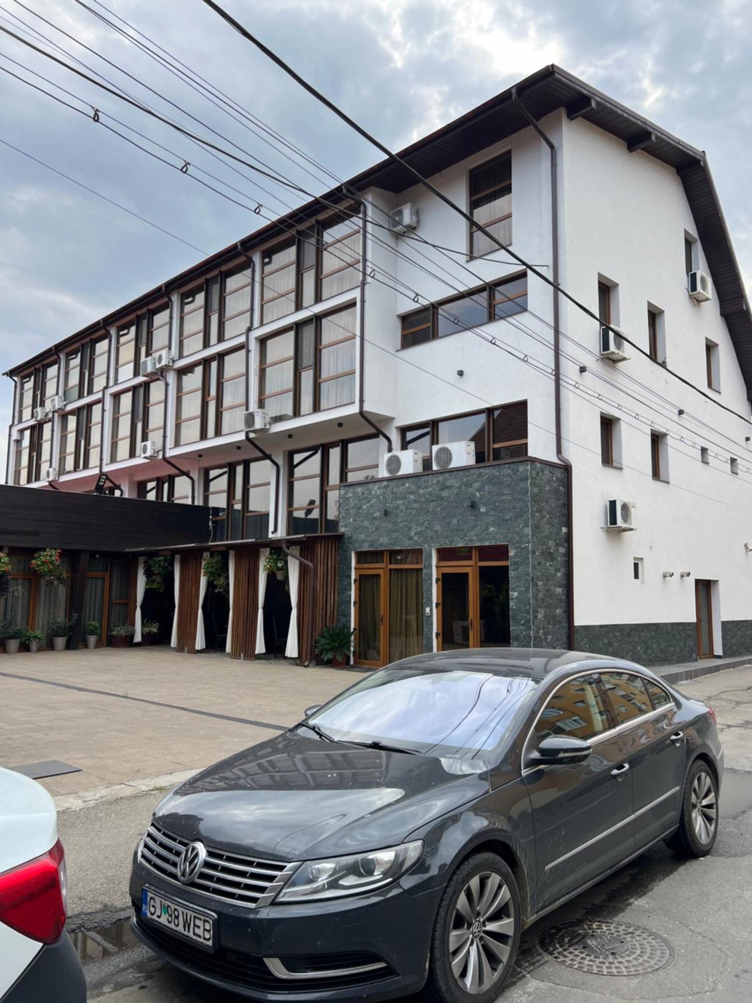 Hotel Palace Târgu Jiu Eksteriør billede